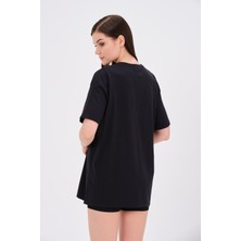 Mascarano Siyah Zincir Detaylı  Oversize T-Shirt
