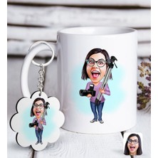 Bk Kişiye Özel Bayan Profesyonel Fotoğrafçı Karikatürlü Beyaz Kupa Ve Anahtarlık Hediye Seti-1