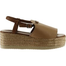 Bueno Shoes Bej Kahve Deri Kadın Dolgu Topuklu Sandalet