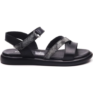 221502 Kadın Sandalet