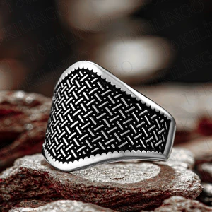 925 Ayar Gümüş Simetrik Desenli Taşsız Erkek Yüzük