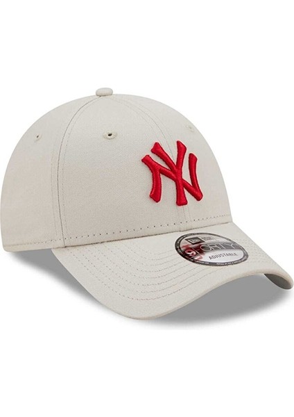 New York Yankees 9forty Kırmızı Logolu Taş Rengi Şapka