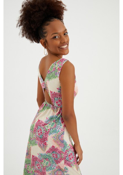 V Yaka Sırt Detaylı Elbise