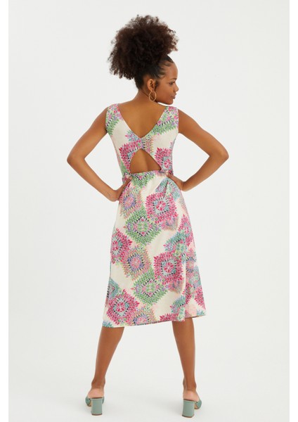 V Yaka Sırt Detaylı Elbise modelleri