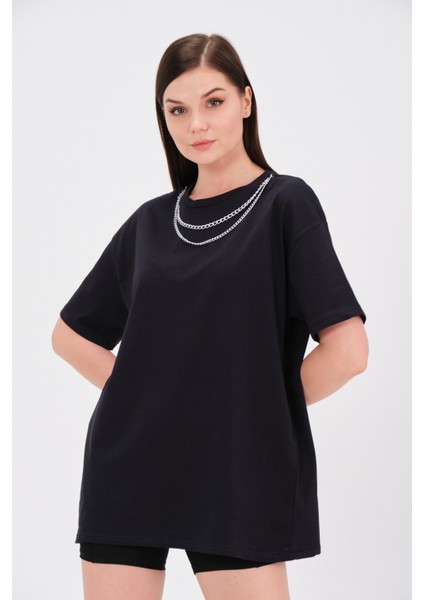 Siyah Zincir Detaylı Oversize T-Shirt