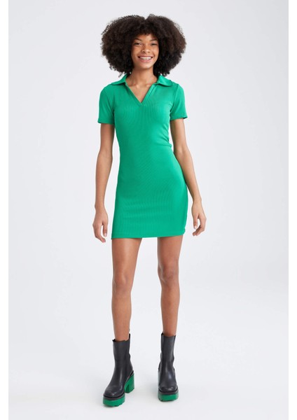 Polo Yaka Kısa Kollu Mini Elbise Y0608AZ22SP