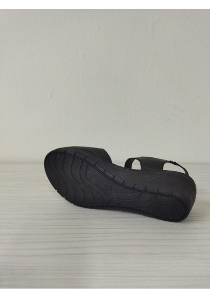 Kadın Deri Günlük Ultra Yumuşak Tabanlı Hafif Tasarım Dolgu Topuk Sandalet fırsatları