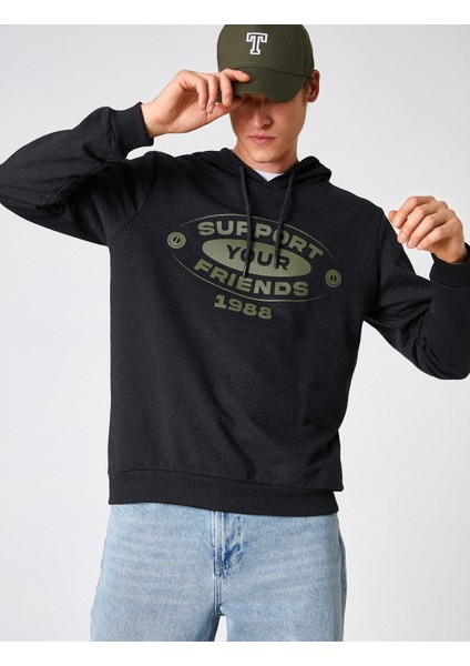 Kapşonlu Baskılı Sweatshirt Kazak