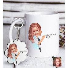 BK Kişiye Özel Kız Ilkokul Öğrenci Karikatürlü Beyaz Kupa ve Anahtarlık Hediye Seti-3