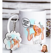 BK Kişiye Özel Bayan Kolay Yetişmiyor Karikatürlü Beyaz Kupa ve Anahtarlık Hediye Seti-6