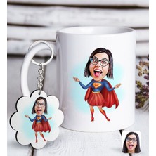 BK Kişiye Özel Süper Anne Karikatürlü Beyaz Kupa ve Anahtarlık Hediye Seti-1