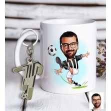 BK Kişiye Özel Siyah-Beyaz Futbolcu Karikatür ve Formalı Metal Anahtarlık Hediye Seti