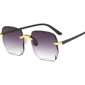 Shenzhen Xin Xin Klasik Vintage Kare Güneş Gözlüğü Kadın Degrade Ayna Çerçevesiz Güneş Gözlükleri Kadın (Yurt Dışından)