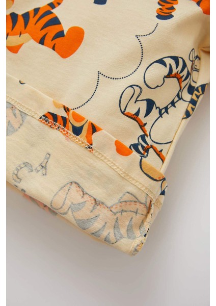 Erkek Bebek Winnie The Pooh Lisanslı Regular Fit Hayvan Desenli Pamuklu Kısa Kollu Şort Pijama Takım Y0289A222SM fırsatları