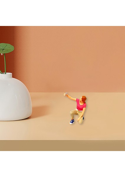 Reçine 1:64 Ölçekli Insanlar Figürinler Araba Modeli Figürinler Sokak Sahnesi Dıy Modeli Pembe (Yurt Dışından)