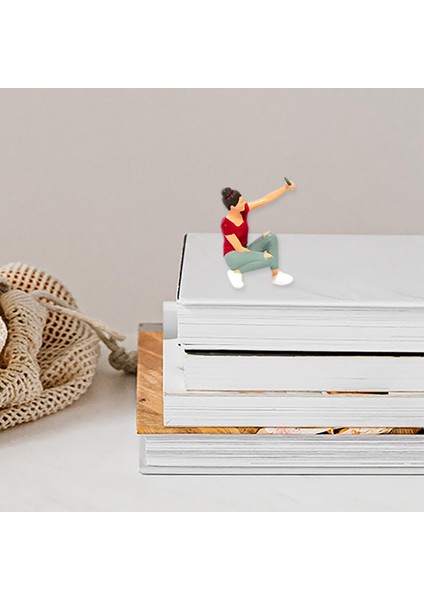 Reçine 1:64 Ölçekli Insanlar Figürinler Araba Modeli Figürinler Sokak Sahnesi Dıy Modeli Kırmızı (Yurt Dışından) modelleri