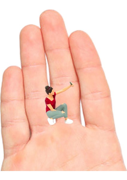 Reçine 1:64 Ölçekli Insanlar Figürinler Araba Modeli Figürinler Sokak Sahnesi Dıy Modeli Kırmızı (Yurt Dışından) fırsatları