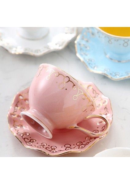 Avrupa Küçük Lüks Zarif Kahve Fincanı ve Tabağı Hollow Desen Seramik Fincan İngiliz Öğleden Sonra Çiçek Çay Bardağı Seti Drinkware | Kupa lar fiyatları