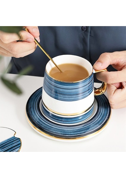 Kahve Kupası ve Kapak Kaşıkla Set Blue Phnom Penh Su Eşyaları Nordic Seramik Kupa Tatil Düğün Hediyeleri Home Mutfak Drinkware | Kupalar (Yurt Dışından) modelleri
