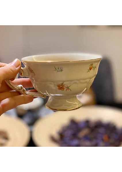 İngiliz Öğleden Sonra Çay Bardağı ve Tabağı Seramik Kahve Fincanı Kokulu Çay Bardağı Ev Hediye Çiçek Bardak ve Tabağı Seti | Kupalar