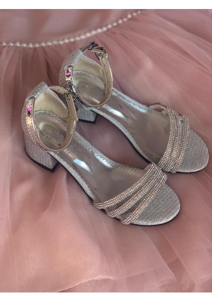 Kız Çocuk Taş Detaylı Bantlı Dolgu Topuk Sandalet Tekstil Malzeme ile Şık Tasarım fırsatları