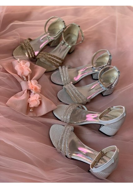 Kız Çocuk Taş Detaylı Bantlı Dolgu Topuk Sandalet Tekstil Malzeme ile Şık Tasarım indirimleri