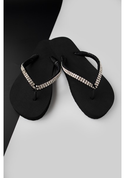 Bermody Kadın Gümüş Sıra Taşlı Rahat Parmak Arası Siyah Plaj Terliği Flipflops fırsatları