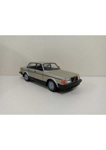 Volvo 240 Gl Gold Metallic 1:24 Ölçek Model Araba