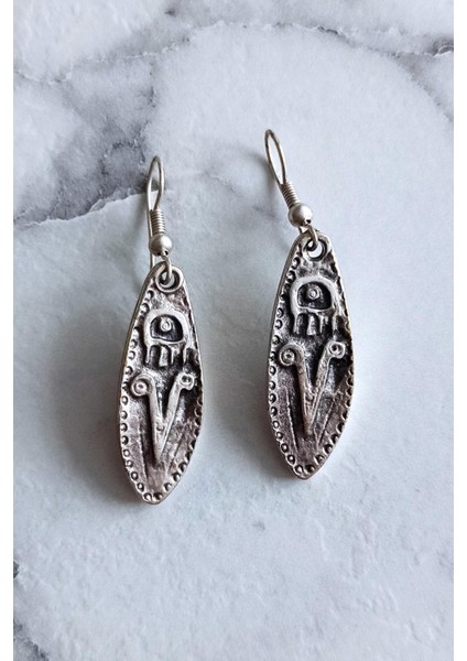 Antik Gümüş Kaplama Mitolojik Şekilli El Yapımı Çift Adet Kadın Küpe