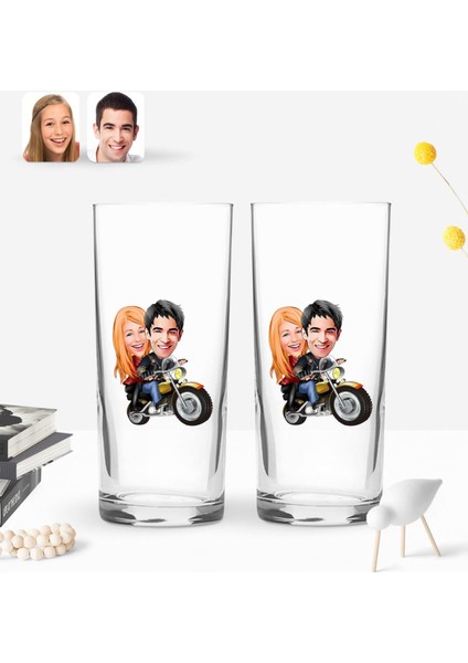 Kişiye Özel Sevgililer Karikatürlü 2’li Rakı Bardağı ve Meze Tabaklı Doğal Masif Ahşap Servis Sunum Tepsisi Model 17