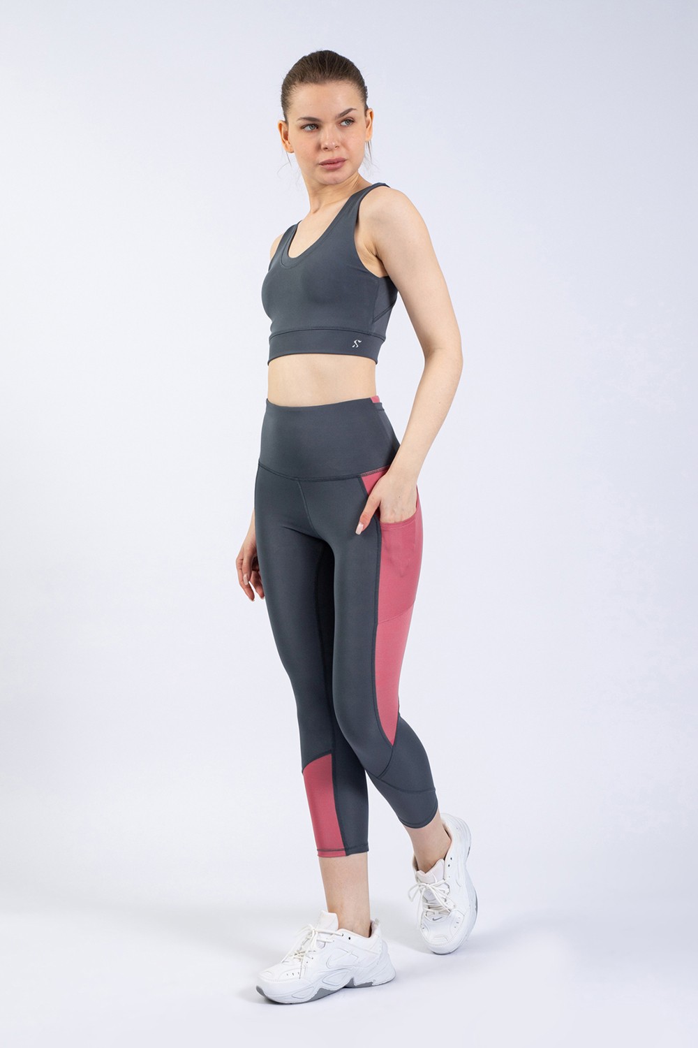 The Step Sports Partly Kadın Siyah Cepli Yüksek Bel Toparlayıcı, Sıkılaştırıcı Yoga Tayt 21"
