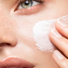Bahar Babacan E Vitamini Ve Baobab Yağı Leke Karşıtı Yüksek Korumalı Güneş Kremi Spf 50 50ml