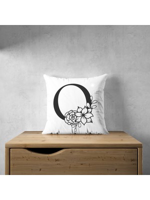 Ladies Home O Harfi  Tek Taraflı Dijital Baskılı Dekoratif Kırlent Kılıfı