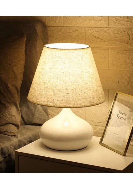 LED Masa Lambası 3 Renkli Ayarlanabilir Dokunmatik Yatak Odası Başucu Lambası Oturma Odası Nordic Romantik Sıcak Kumaş Masa Işık LED Masa Lambaları (Yurt Dışından)
