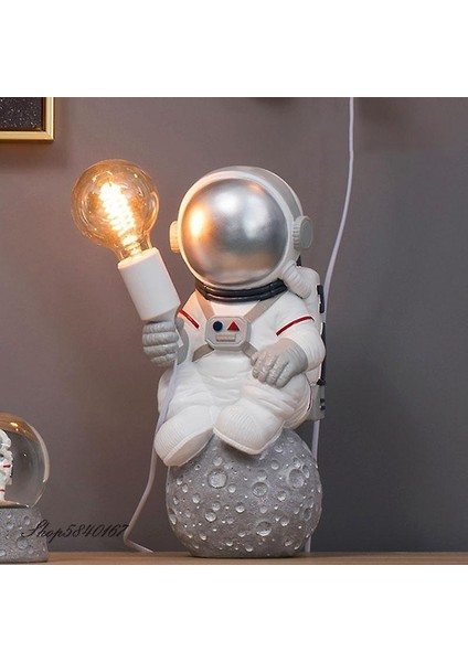 Modern Astronot Masa Lambası Art Deco Reçine Lamba Masa Yatak Odası Lamba Yaratıcı Oturma Odası Loft Dekorasyon Uzay Adam Masası Işık LED (Duvar Lambası Altın) fiyatları