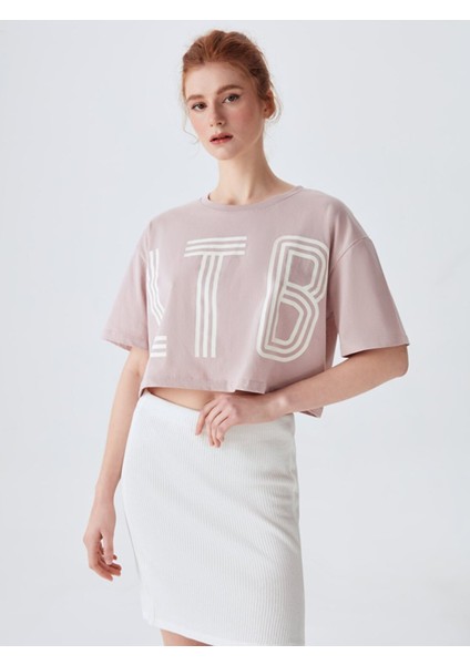 KadınKısa Yırtmaçlı Beyaz Etek fiyatları