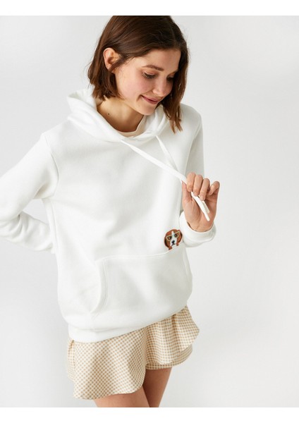 Işleme Detaylı Kapüşonlu Sweatshirt Kanguru Cepli