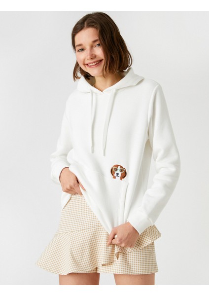 Işleme Detaylı Kapüşonlu Sweatshirt Kanguru Cepli
