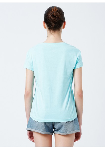 222 LCF 242012 Geniş Yaka Normal Kalıp Baskılı Mint Kadın T-Shirt fırsatları
