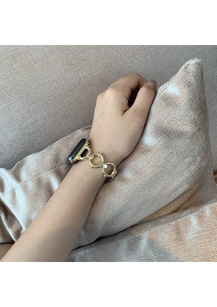Apple Watch Uyumlu 3 44MM Halka Tasarımlı Göz Alıcı Dizayn Metal Kordon (Kasa Koruma Dahil Değildir)