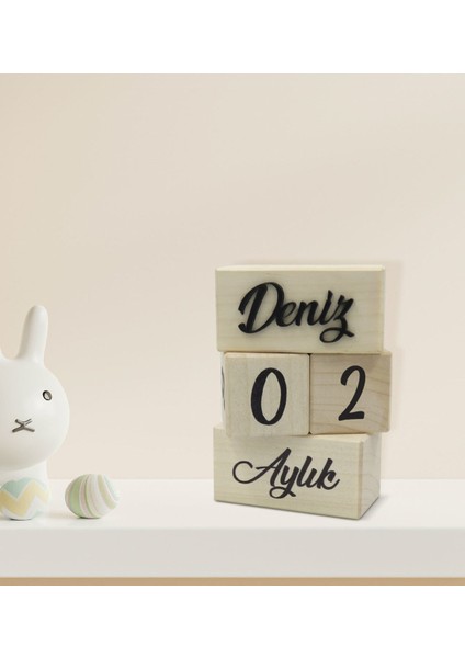 Gift Bebeklere Özel Kabartma Isimli Ahşap Anı Küpleri