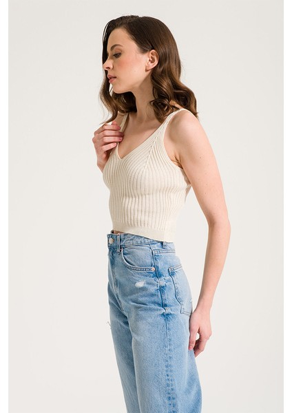 Ekru V Kesim Triko Crop