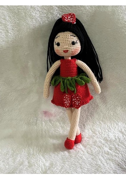 Çilek Kız Amigurumi Organik Oyuncak
