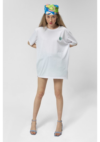 Dancer Bisiklet Yaka Rahat Kalıp Nakışlı Beyaz Unisex Kutulu T-Shirt modelleri