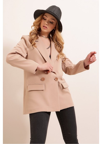 Zara Sivri Yaka Astarsız Ceket fırsatları