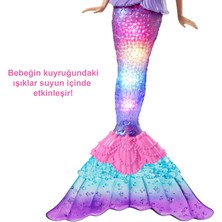 Barbie Dreamtopia Işıltılı Deniz Kızı Bebek (30 cm, sarışın), suda yanıp sönen ışık özelliği ve pembe meçli saçlar, 3-7 yaş HDJ36