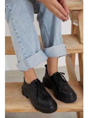 Nilufarr Piona Siyah Kalın Tabanlı Bağcıklı Kadın  Deri Loafer