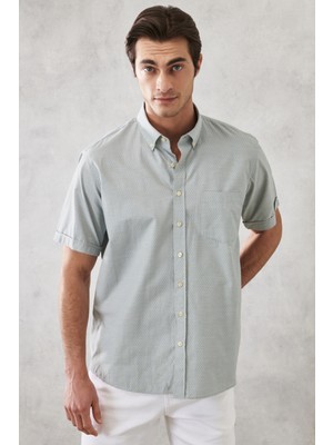 ALTINYILDIZ CLASSICS Erkek Haki Comfort Fit Rahat Kesim Düğmeli Yaka Armürlü Gömlek