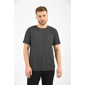 Siyah Bisiklet Yaka Kısa Kollu T-Shirt