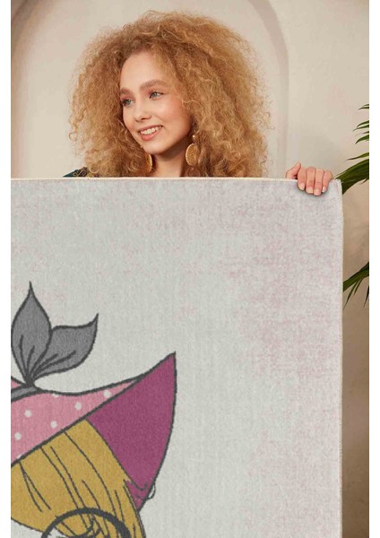 Halı Dekoratif Özel Tasarım Modern İnce Yıkanabilir 800 Gr /M2 Kaymaz Taban Trend Halı modelleri